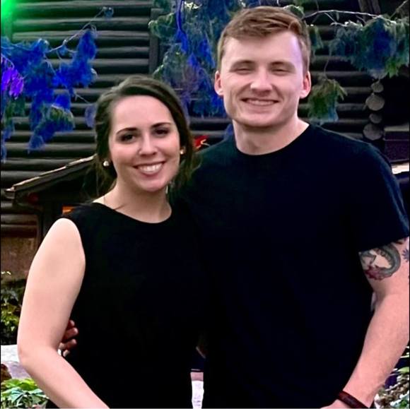 Meet your Posher, Laura - Picture 1 of 1